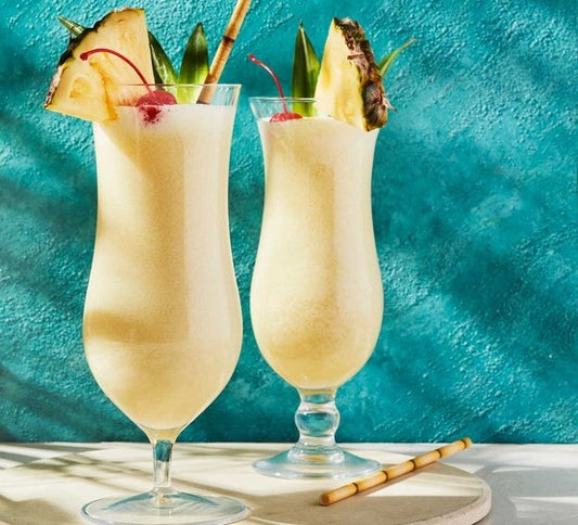 Frisklavet Piña Colada med ananaspynt.