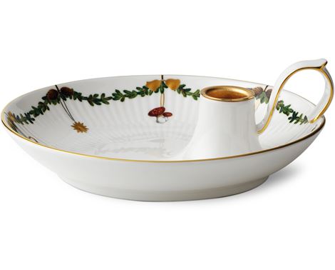 Lysestage Stjerne Riflet Jul fra Royal copenhagen – en smuk og dekorativ lysestage med stjernedesign og riflet struktur, perfekt til at skabe en festlig julestemning i dit hjem.