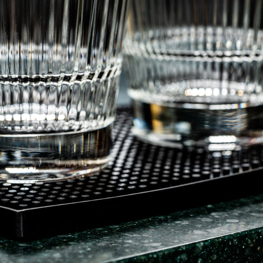 Barmåtte 60 x 20 cm i sort gummi til bar og cocktailstation