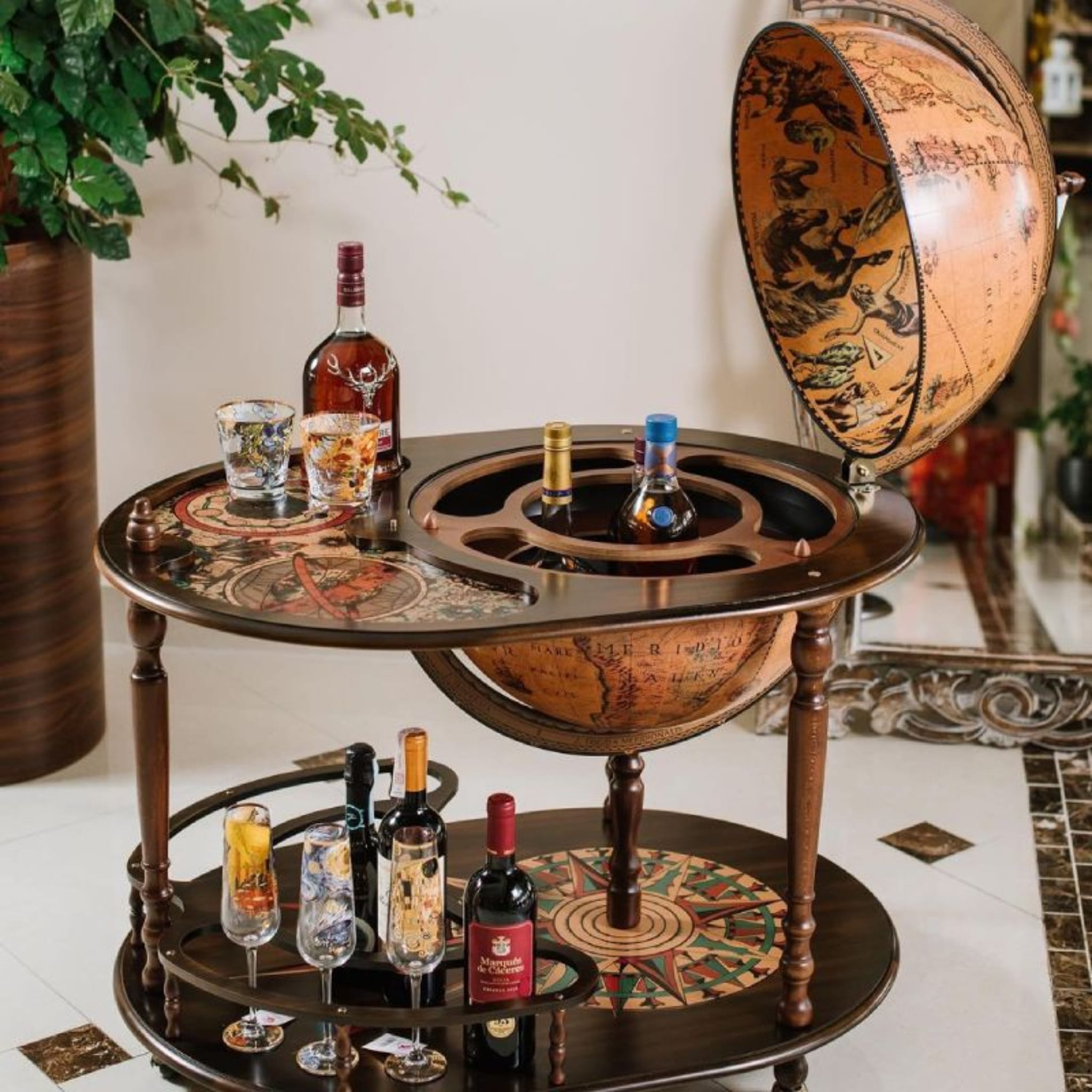 Add a touch of elegance to your home with this beautiful Sophistication Globe Bar.