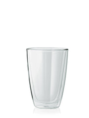 Et elegant dobbeltvægget glas til servering af lækre latte macchiato-drikke