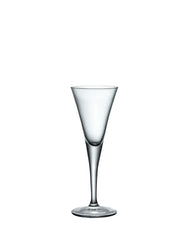 Oplev den traditionelle fornøjelse ved at drikke snaps i dette veludformede og holdbare glas, der er designet til at forbedre din drikkeoplevelse