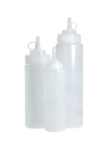 Praktische Squeeze-Bottle mit 260 ml, ideal zum dosierten Hinzufügen von Dressing zu Ihren Gericht